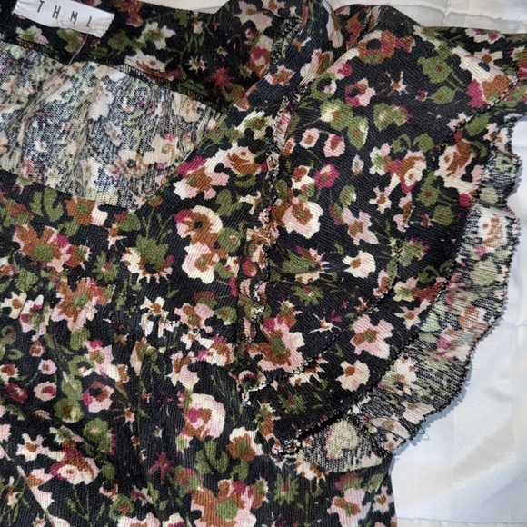 THML Women’s Boho Black Floral Ruffle Sleeved Pull Top size Small S - Picture 3 of 4